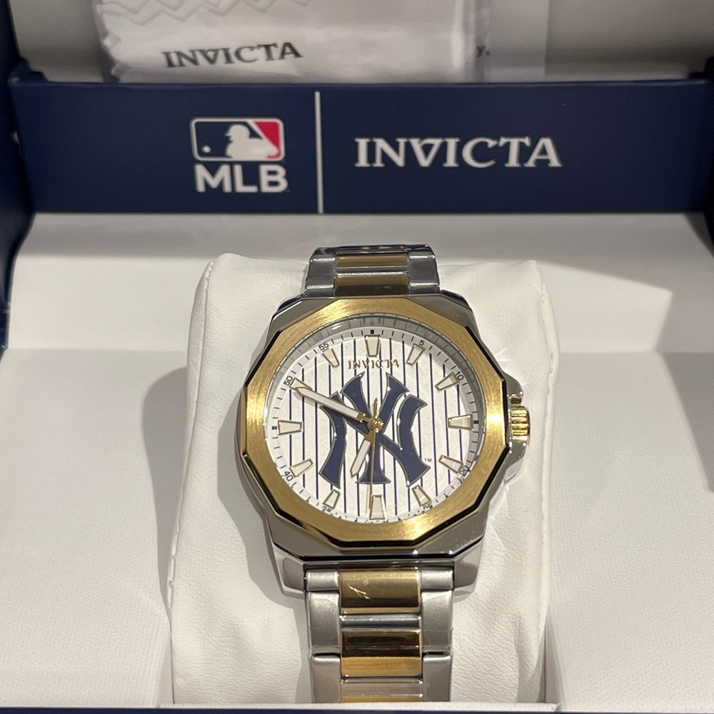 Invicta Speedway 42mm Men's Watch New York Edition Two Tone Bracelet 49860